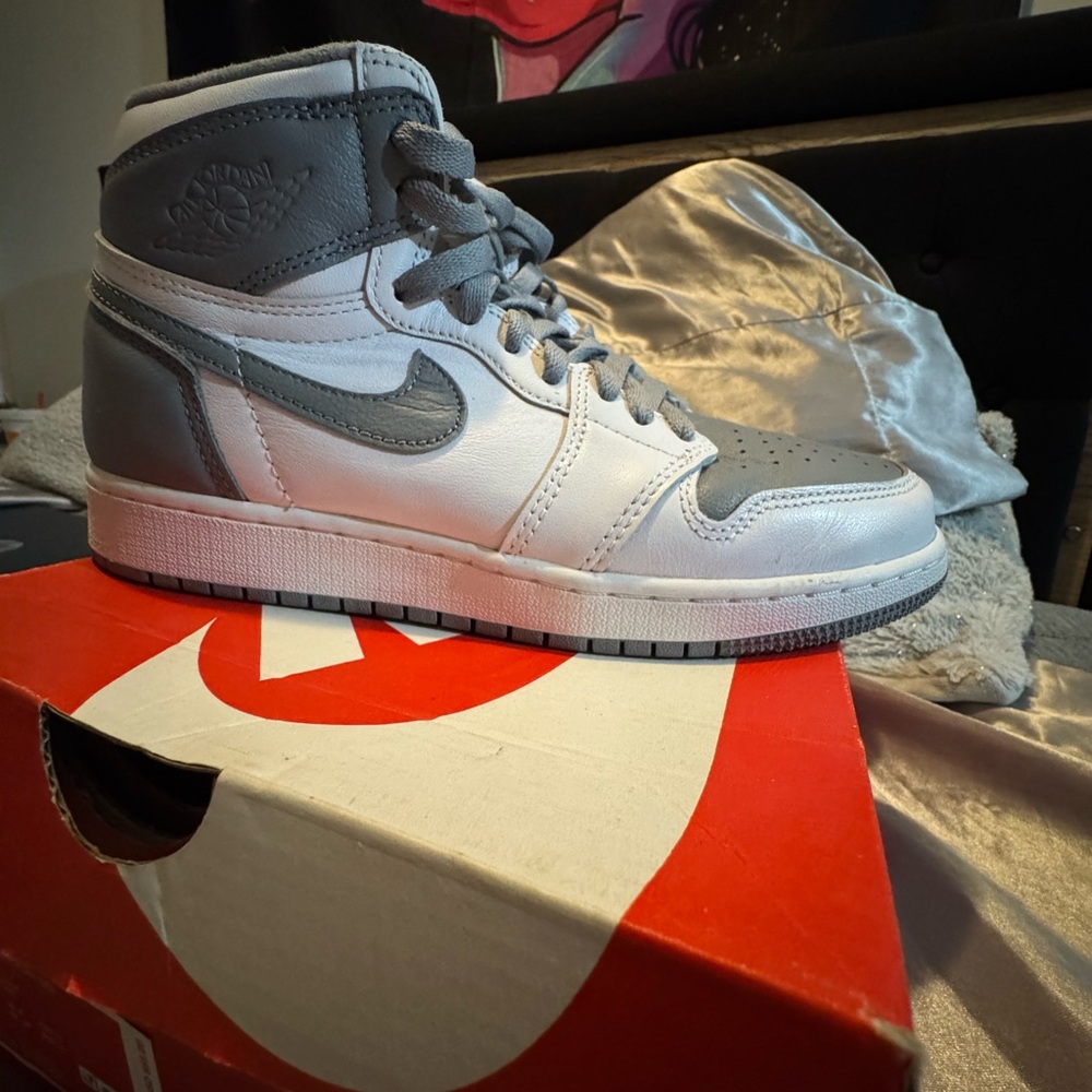 Women's Sneakers in Gray and White